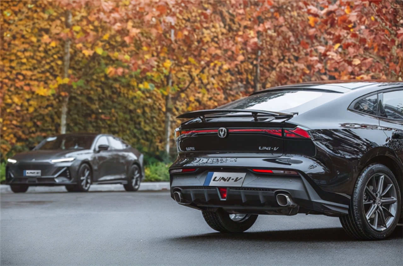 长安uni-v的自信密码 原来都藏在"方舟"里-新浪汽车