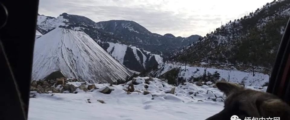 缅甸北部小镇下大雪啦！一下就是三天，积雪都堆了好厚一层休闲区蓝鸢梦想 - Www.slyday.coM