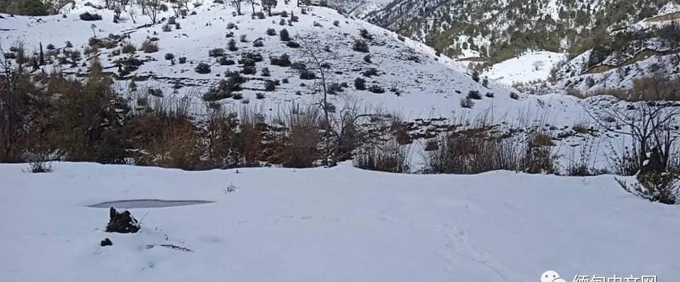 缅甸北部小镇下大雪啦！一下就是三天，积雪都堆了好厚一层休闲区蓝鸢梦想 - Www.slyday.coM