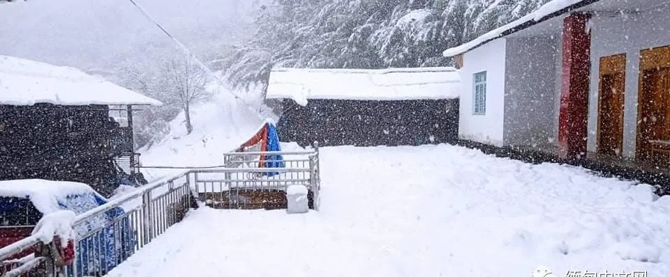 缅甸北部小镇下大雪啦！一下就是三天，积雪都堆了好厚一层休闲区蓝鸢梦想 - Www.slyday.coM
