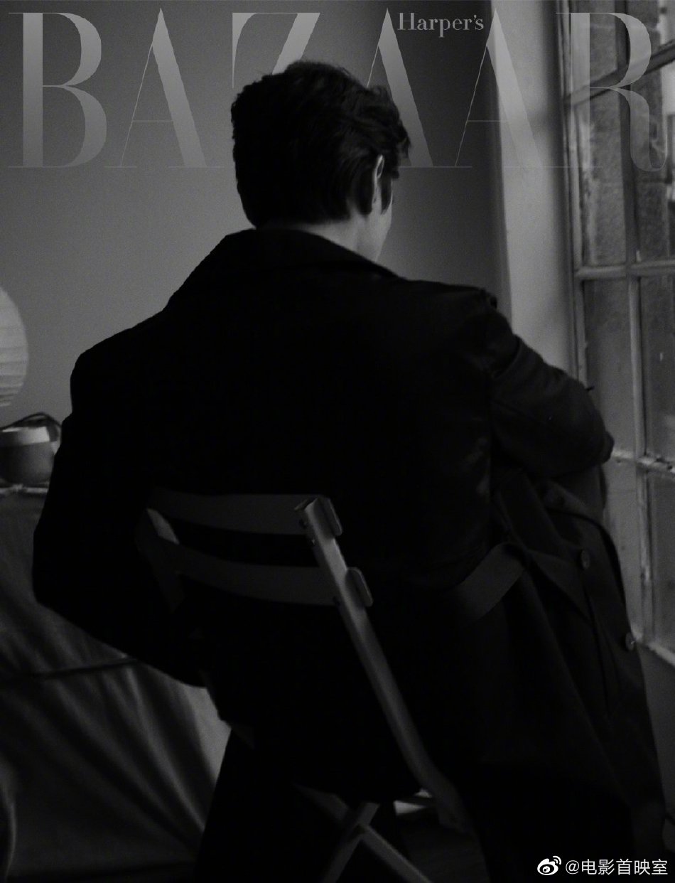 胡歌城市之上芭莎大片# "连背影都那么帅[可怜]