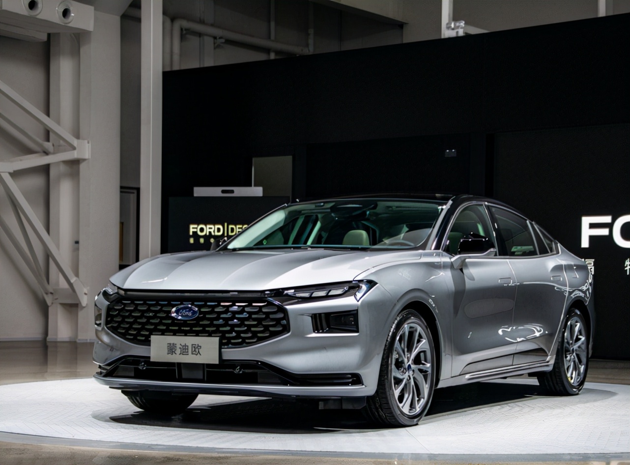 新一代福特蒙迪欧变样了比雅阁帅尺寸拉长加宽配20t8at