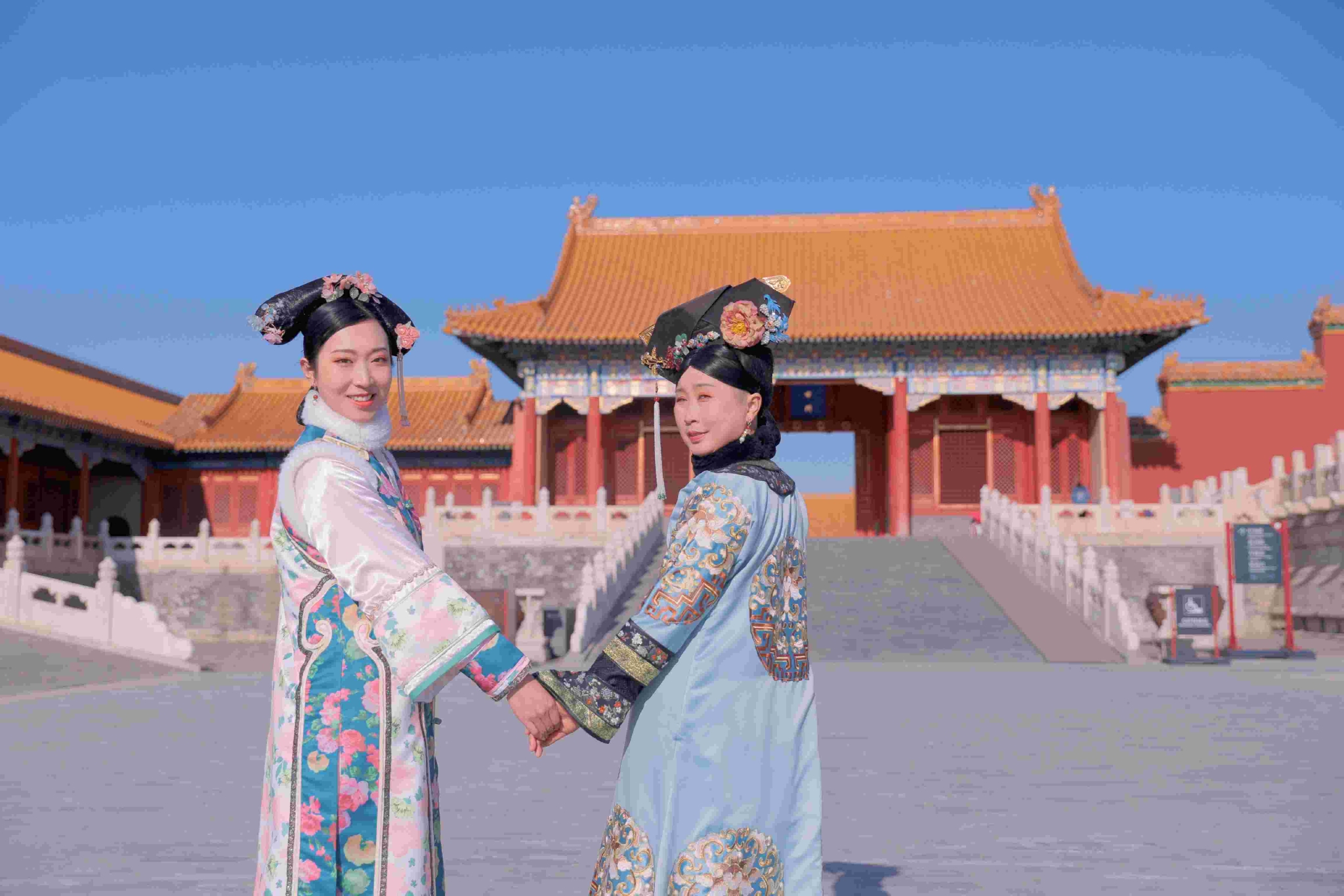女孩带患癌妈妈边看病边周游全国，本人回应休闲区蓝鸢梦想 - Www.slyday.coM