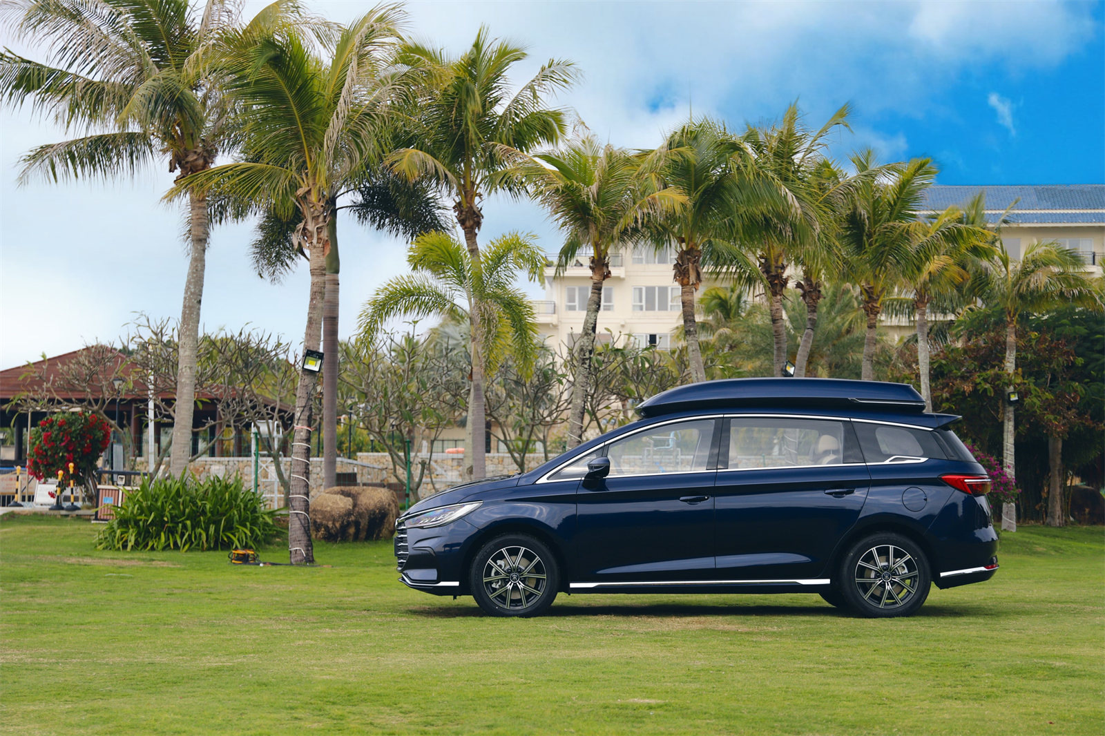 产品向上之力作比亚迪宋maxdmi静态解析