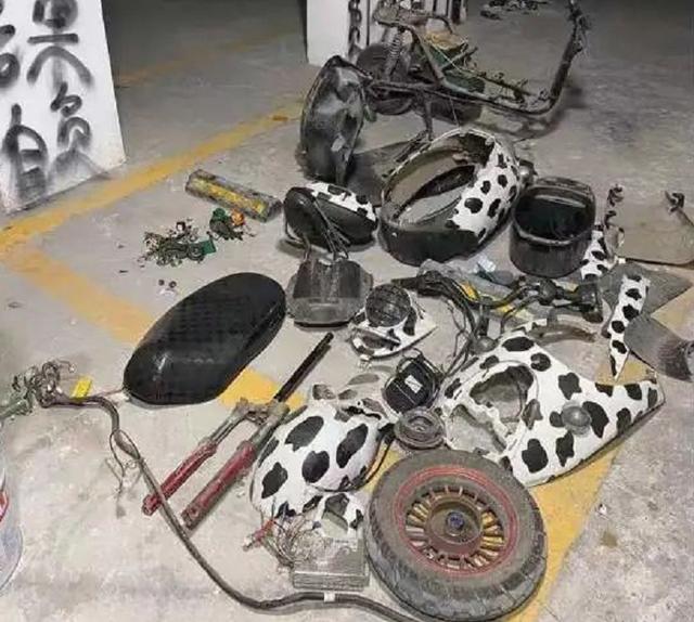 女子"人肉占车位"遇狠人，被强行顶开！警方回应来了休闲区蓝鸢梦想 - Www.slyday.coM