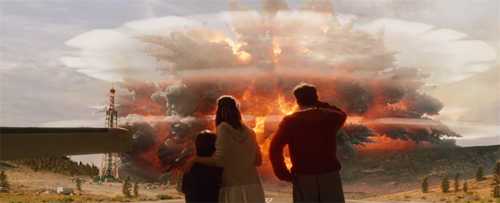 由于主要故事线发生在黄石公园,而这座名副其实的超级火山如果喷发,一