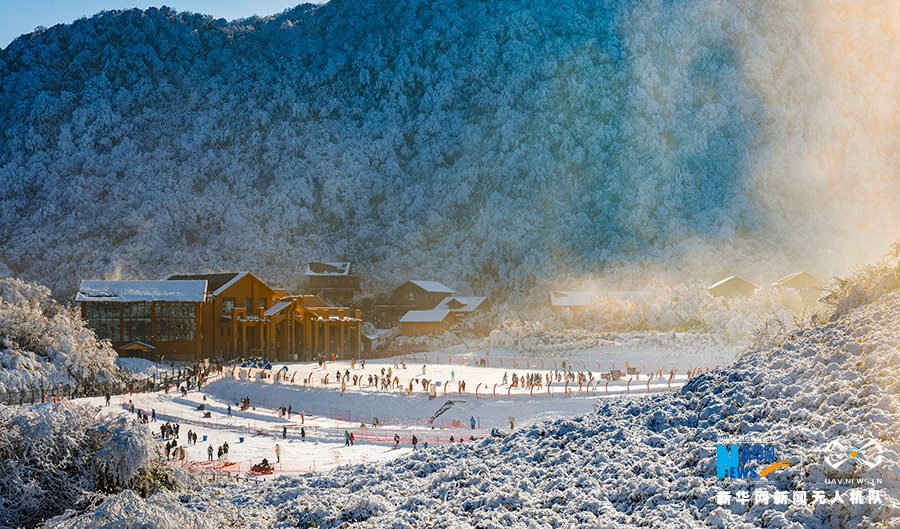 重庆金佛山的雪气势磅礴