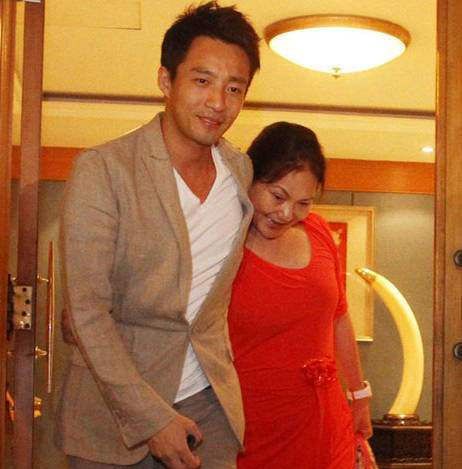 汪小菲绯闻小女友晒辣照曲线优美颜值高网友比大s更漂亮