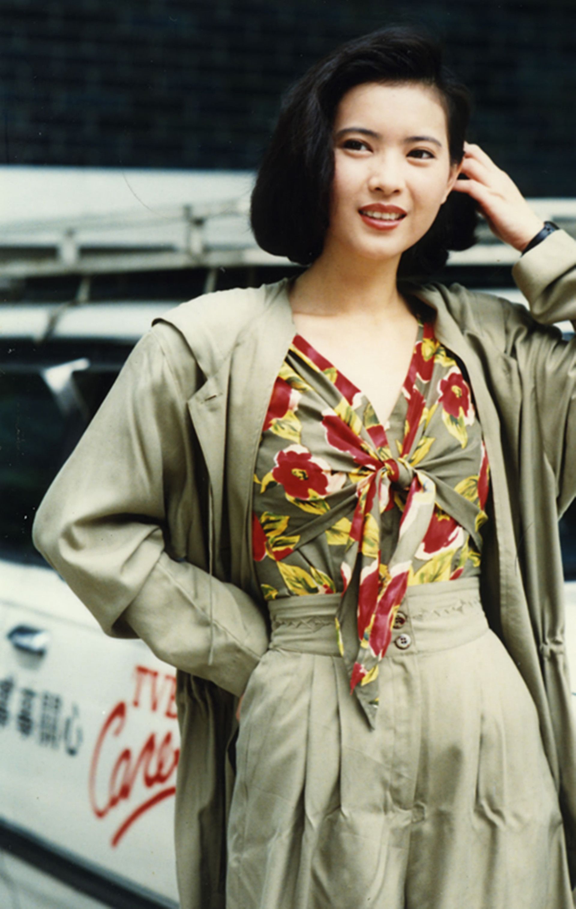 她更是得到tvb的力捧,出演了《家有娇妻》《宝芝林》《六指琴魔》等