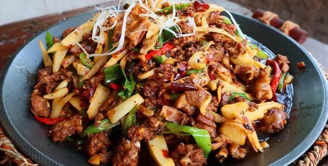 仔姜鸭的家常做法鲜香脆辣无腥味起锅一盘不够吃