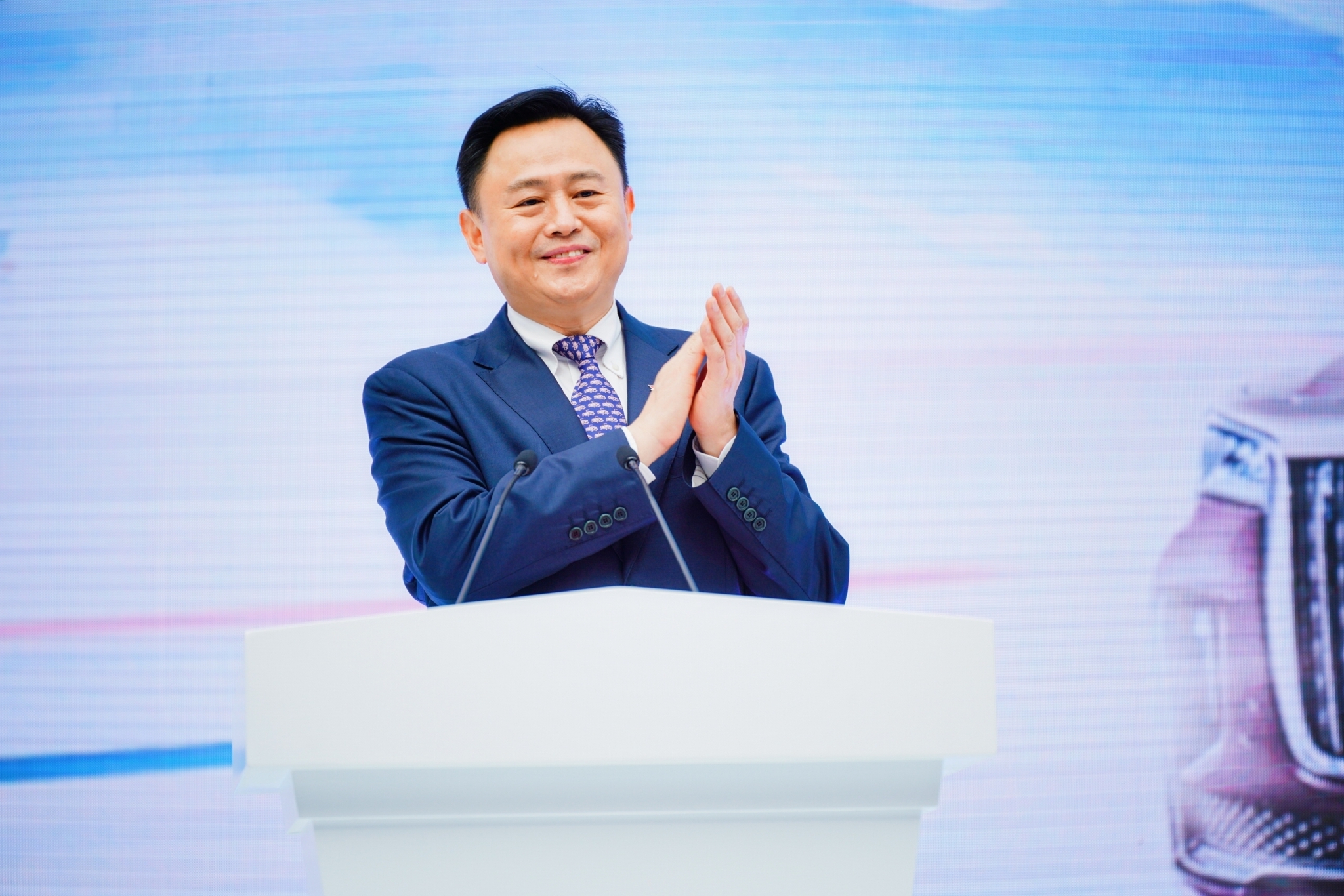 董事长徐留平在仪式致辞中表示,中国一汽和红旗品牌始终致力于支持