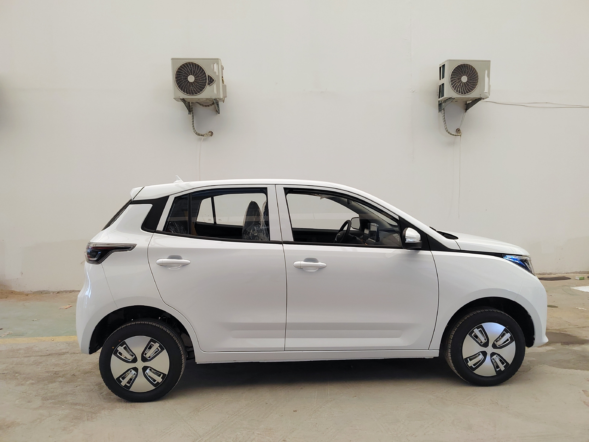 雷丁芒果选哪款?推荐2022款 200标准版,指导价4.39万-新浪汽车