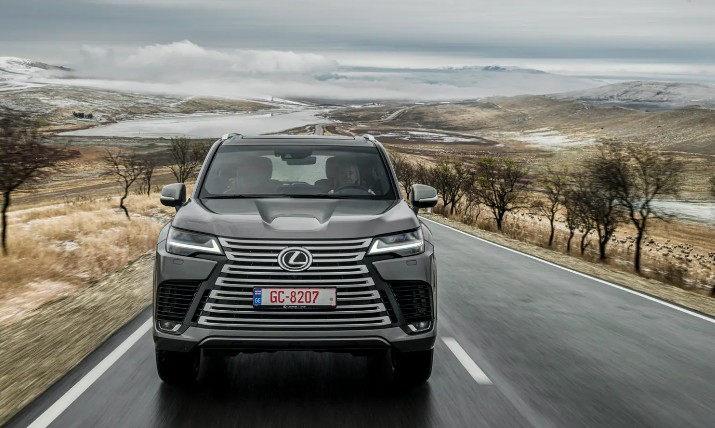 2022款雷克萨斯lx600搭载涡轮增压网友不肉了加多少