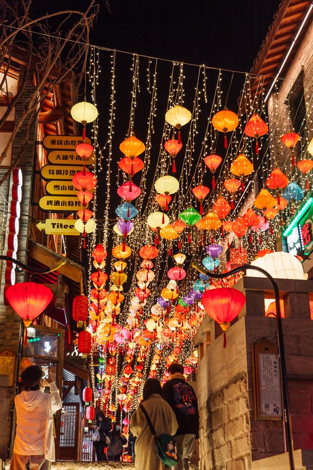 夜游重庆城十八梯上新新春灯展来了