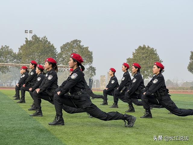 武汉公安女子特警大队铁血柔情书丹心英雄城市绽芳华