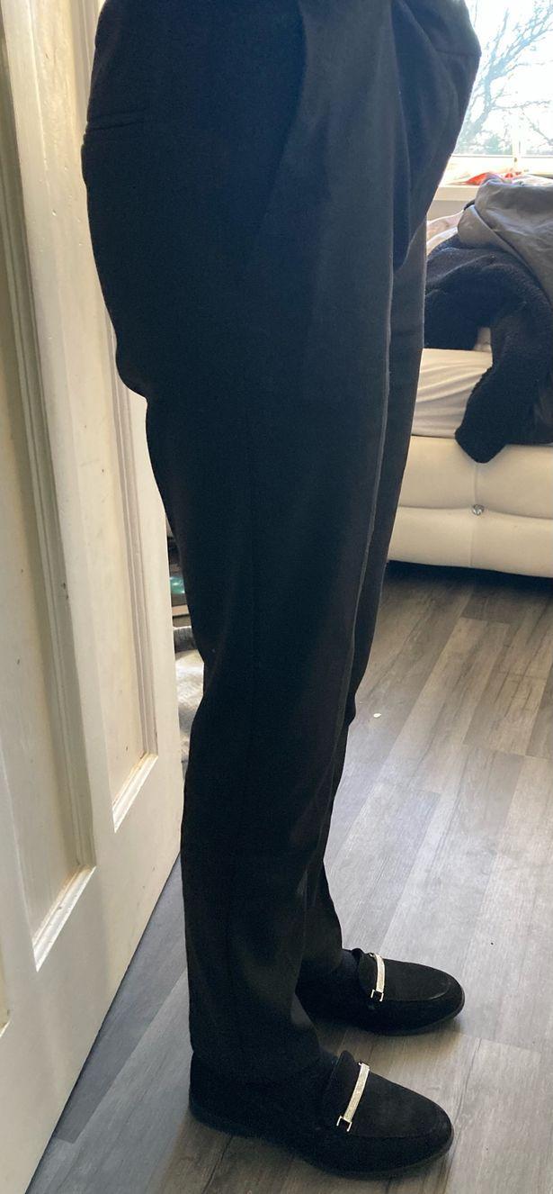 英国一名愤怒的父亲抨击学校，为了所谓的要求给女儿穿紧身裤不妥休闲区蓝鸢梦想 - Www.slyday.coM