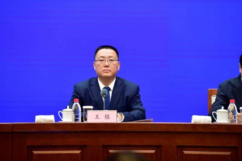 发布会上,山东省发展改革委副主任王栋介绍,2021年山东固定资产投资