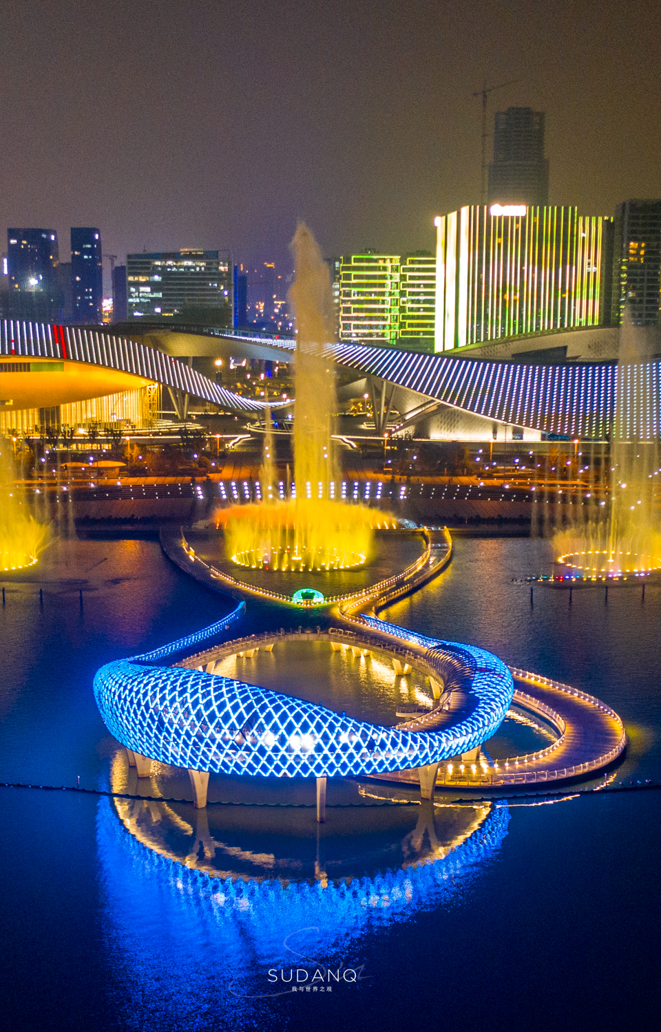 苏州湾大剧院:中国第3大剧院综合体,航拍之下发现吴江真富有