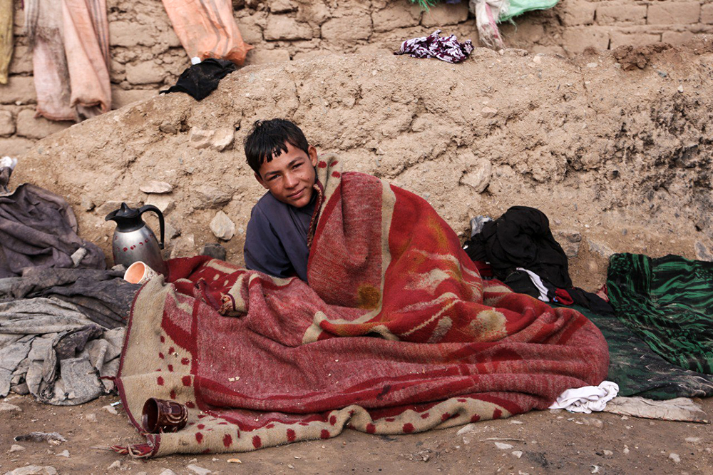 阿富汗难民饥饿图片