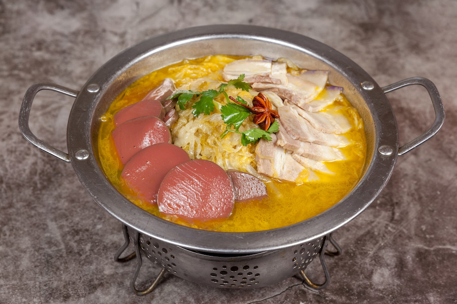 年味来了关于盆菜全家福和杀猪菜