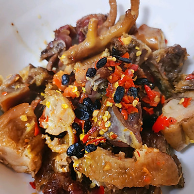 豆鼓剁辣椒蒸腊鸡