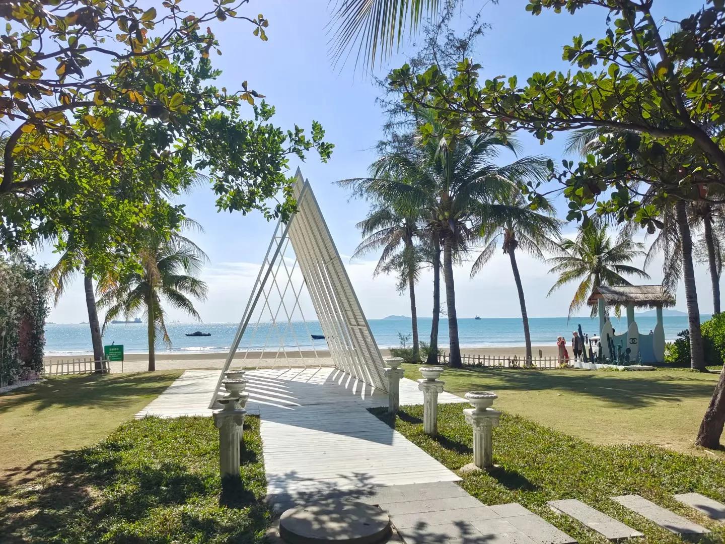 三亚的免费景点椰梦长廊值得去吗体验感一般但还是值得打卡的