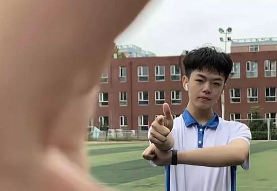 刘学州决定起诉亲生父母，父亲求原谅尽显卑微，刘学州回应太解气休闲区蓝鸢梦想 - Www.slyday.coM