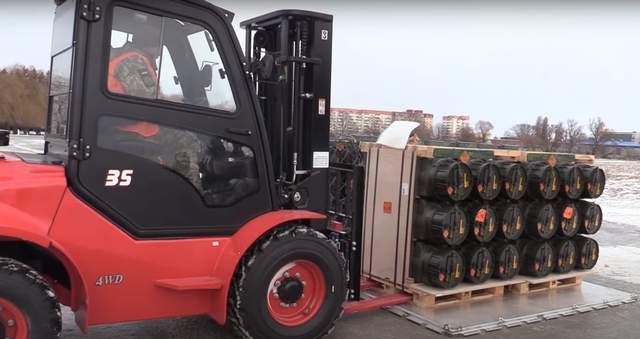 乌克兰全面扩军！组建150个步兵营，配美英武器，要和俄军干到底休闲区蓝鸢梦想 - Www.slyday.coM