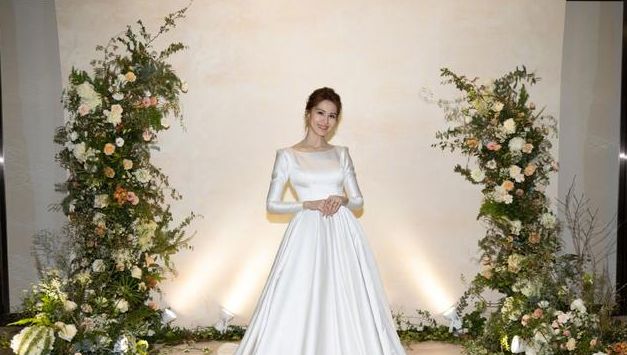 组图：曾沛慈分享九宫格婚礼现场照,穿白纱手捧花笑容灿烂休闲区蓝鸢梦想 - Www.slyday.coM