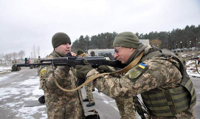 乌克兰全面扩军！组建150个步兵营，配美英武器，要和俄军干到底休闲区蓝鸢梦想 - Www.slyday.coM