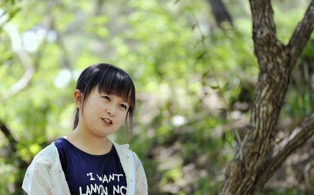 袖珍人朱洁身高1米28在父母离婚阴影中长大33岁幸福圆满