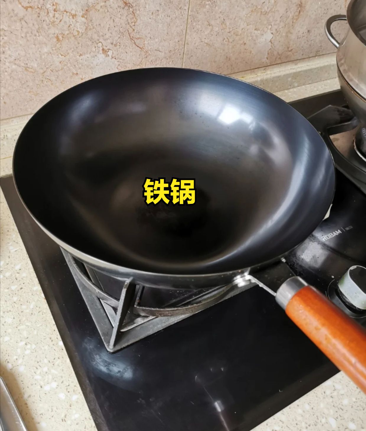 我家2年换了4个锅终于搞明白了铁锅和不粘锅有啥区别