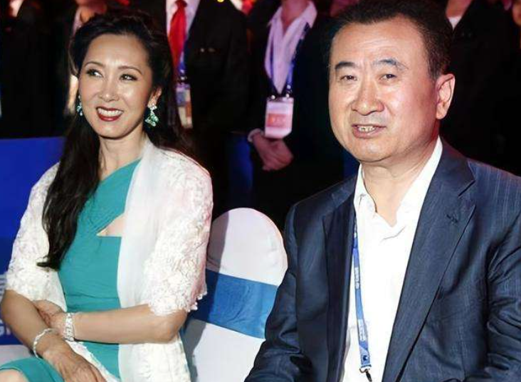 林宁的出身就已经够厉害了,父亲林连章是战功赫赫的开国功臣,林宁在