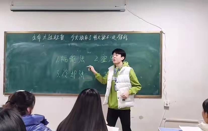 刘学州生母:他太有心机了,给父母通话还录音,谁还敢招惹他休闲区蓝鸢梦想 - Www.slyday.coM 刘学州生母:他太有心机了,给父母通话还录音,谁还敢招惹他休闲区蓝鸢梦想 - Www.slyday.coM