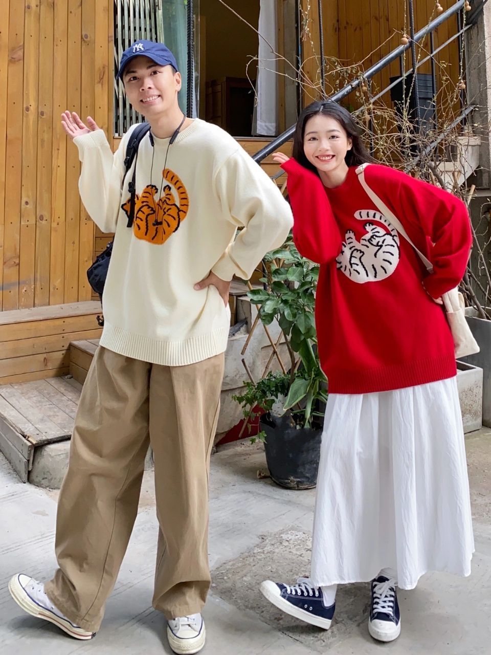 这对网红cp我嗑了！教科书般的“情侣装穿搭”，满屏冒粉红泡泡休闲区蓝鸢梦想 - Www.slyday.coM