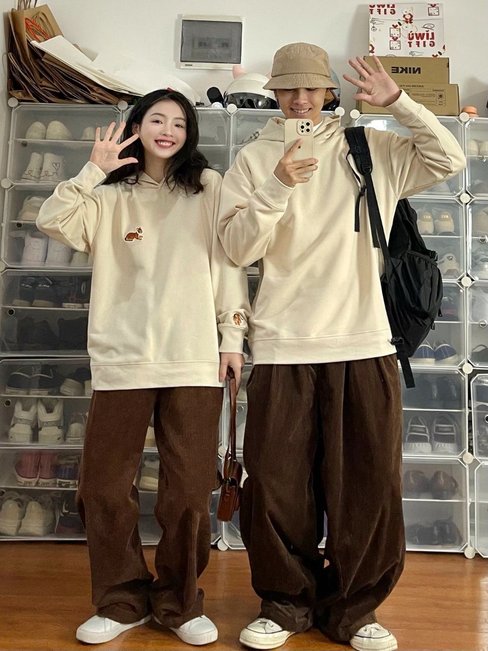 这对网红cp我嗑了！教科书般的“情侣装穿搭”，满屏冒粉红泡泡休闲区蓝鸢梦想 - Www.slyday.coM