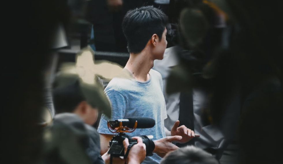 王一博新戏路透不再,酒店门口搭棚,防代拍私生他是认真的!休闲区蓝鸢梦想 - Www.slyday.coM