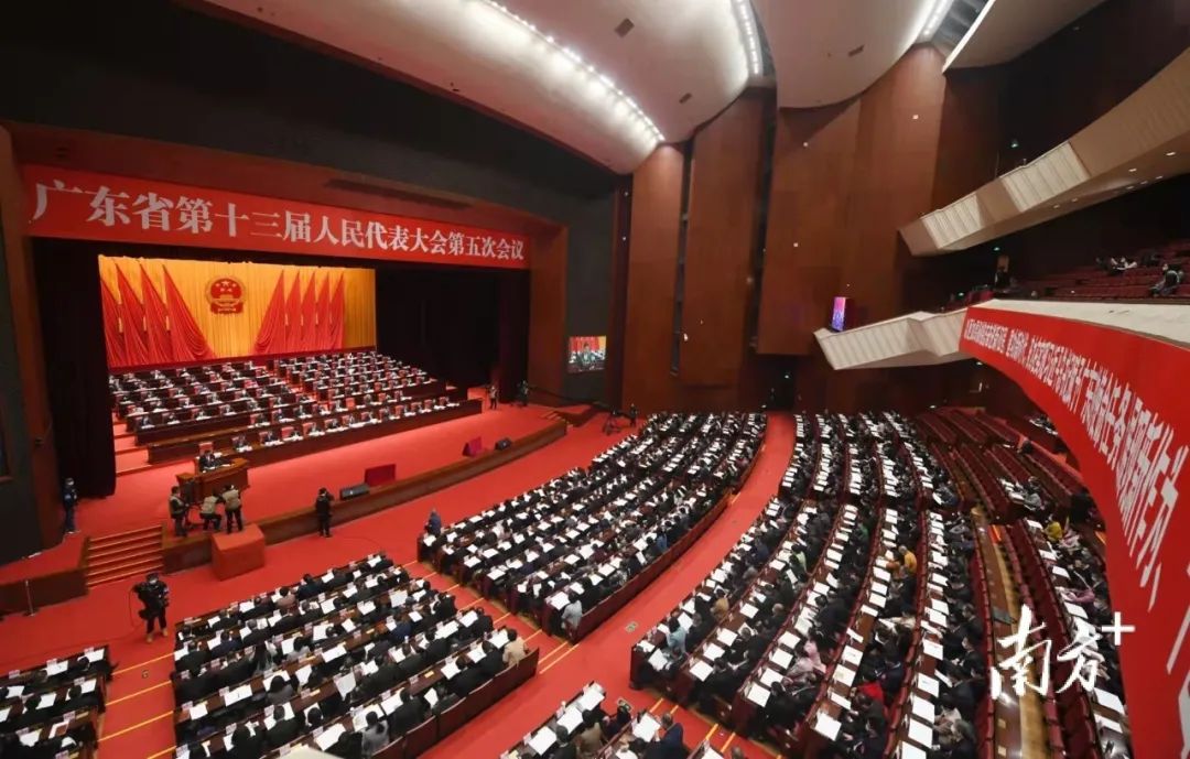 gdp突破12万亿元一图读懂2022年广东省政府工作报告