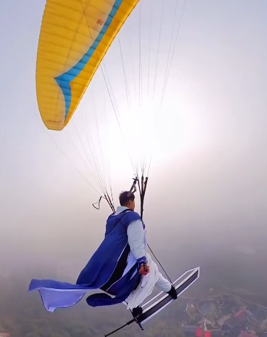 长沙小伙手工打造飞剑离地200米御剑飞行