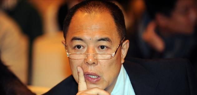 张铁林97年入英国国籍不知道是真是假