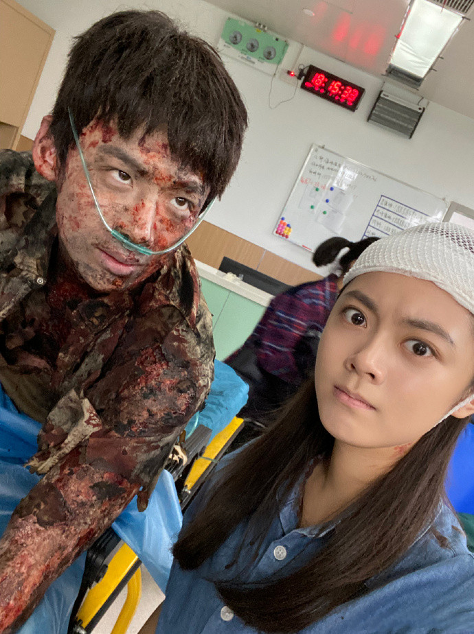 《开端》即将大结局：白敬亭暗示是be结局，赵今麦晒爆炸戏合照休闲区蓝鸢梦想 - Www.slyday.coM