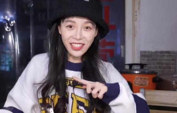 其实要说大胃王吃播,当时在国内比较出名的还是来自日韩的博主,很多