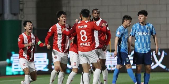 冲超成功，豪门俱乐部发来祝贺信，排面盛大！休闲区蓝鸢梦想 - Www.slyday.coM