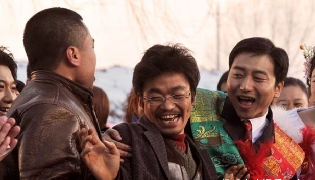 王宝强抽烟动作被段奕宏盛赞,拍《人在囧途》时曾喝14次牛奶休闲区蓝鸢梦想 - Www.slyday.coM 王宝强抽烟动作被段奕宏盛赞,拍《人在囧途》时曾喝14次牛奶休闲区蓝鸢梦想 - Www.slyday.coM