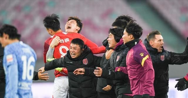 冲超成功，豪门俱乐部发来祝贺信，排面盛大！休闲区蓝鸢梦想 - Www.slyday.coM