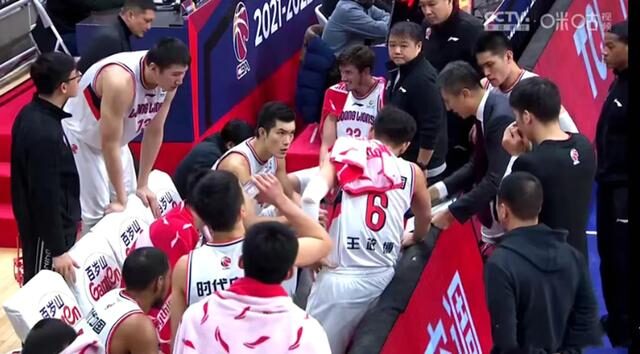 广州对阵北控激烈精彩!两个加时赛和两小时的较量郭士强虽败犹荣休闲区蓝鸢梦想 - Www.slyday.coM 广州对阵北控激烈精彩!两个加时赛和两小时的较量郭士强虽败犹荣休闲区蓝鸢梦想 - Www.slyday.coM