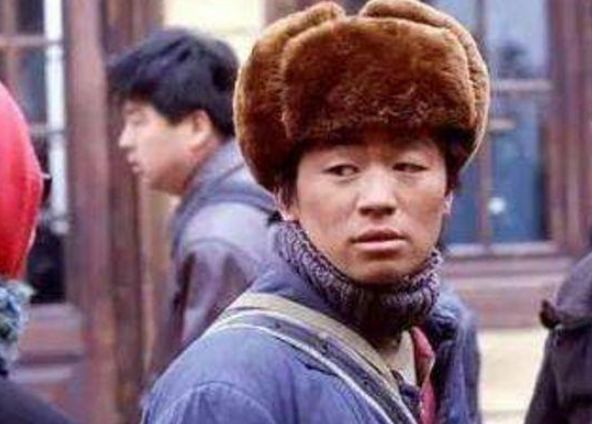 王宝强抽烟动作被段奕宏盛赞,拍《人在囧途》时曾喝14次牛奶休闲区蓝鸢梦想 - Www.slyday.coM 王宝强抽烟动作被段奕宏盛赞,拍《人在囧途》时曾喝14次牛奶休闲区蓝鸢梦想 - Www.slyday.coM