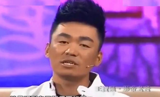 王宝强抽烟动作被段奕宏盛赞,拍《人在囧途》时曾喝14次牛奶休闲区蓝鸢梦想 - Www.slyday.coM 王宝强抽烟动作被段奕宏盛赞,拍《人在囧途》时曾喝14次牛奶休闲区蓝鸢梦想 - Www.slyday.coM