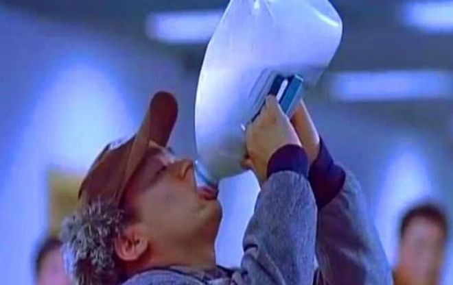 王宝强抽烟动作被段奕宏盛赞,拍《人在囧途》时曾喝14次牛奶休闲区蓝鸢梦想 - Www.slyday.coM 王宝强抽烟动作被段奕宏盛赞,拍《人在囧途》时曾喝14次牛奶休闲区蓝鸢梦想 - Www.slyday.coM