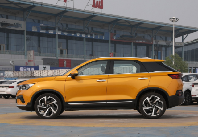 奔腾T77PRO告诉你年轻人的第一辆车该怎么选？休闲区蓝鸢梦想 - Www.slyday.coM